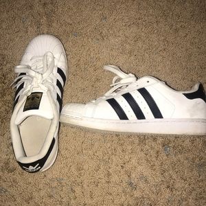 Adidas superstars